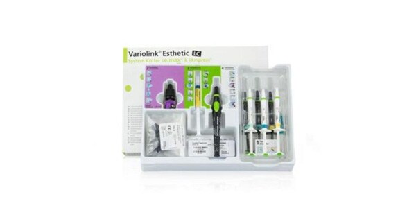 Variolink Esthetic LC (Ivoclar Vivadent)
