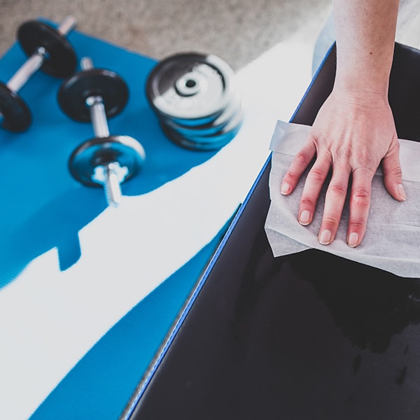 Soluciones de desinfecci&oacute;n para volver a jugar seguro: Henry Schein Medical